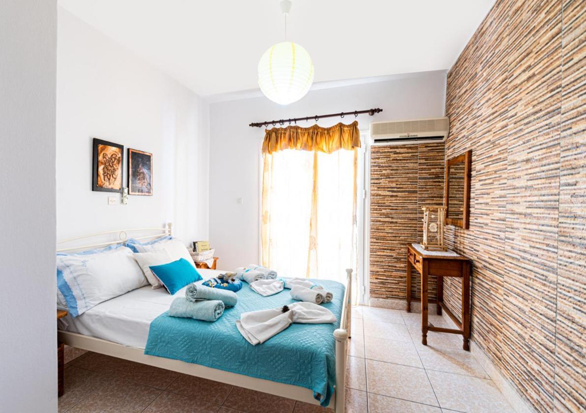 Lions Apartments Poros Town Exterior photo