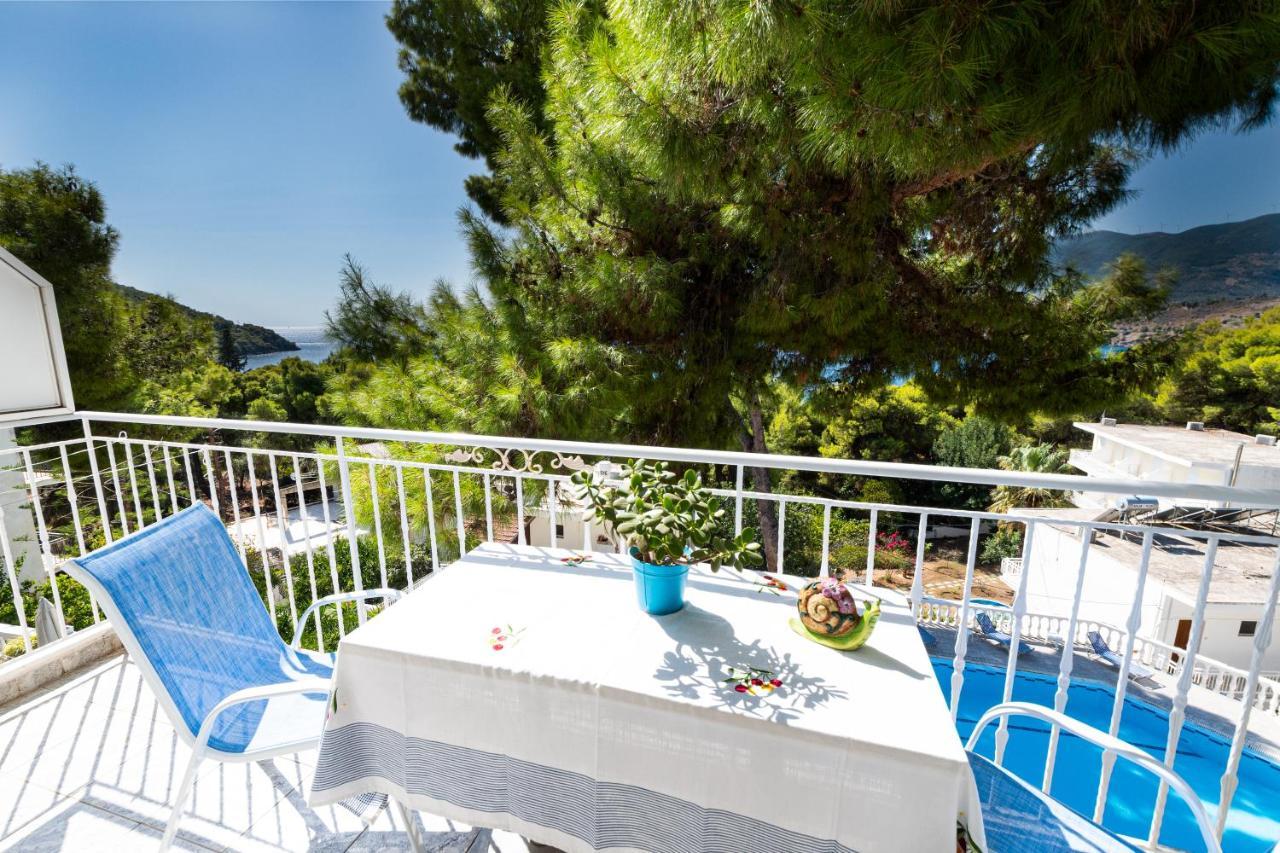 Lions Apartments Poros Town Exterior photo