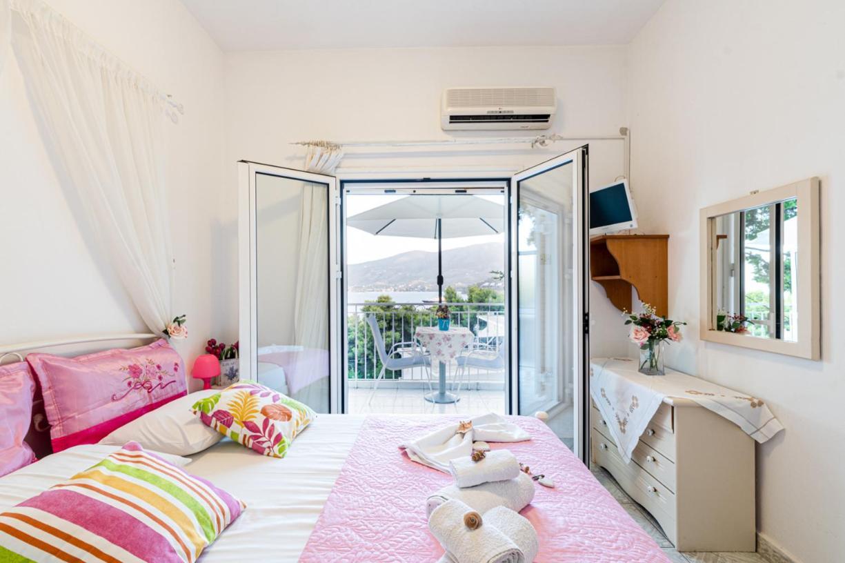 Lions Apartments Poros Town Exterior photo